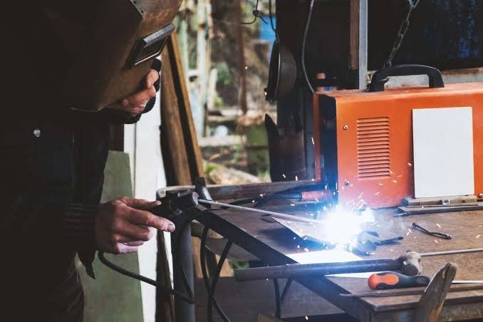 Guide to Welding Machines in Fabrication and Construction Industry