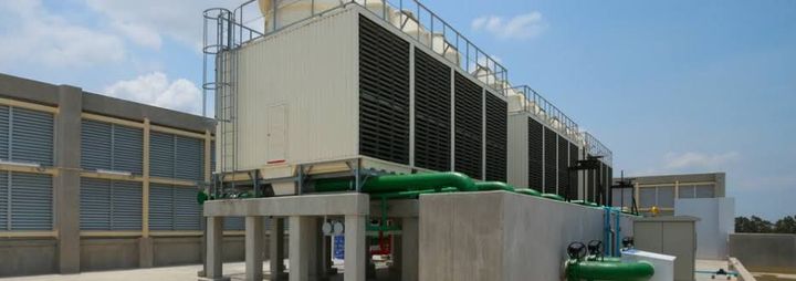 Complete Guide to Air Cooled vs Water Cooled Industrial Chillers
